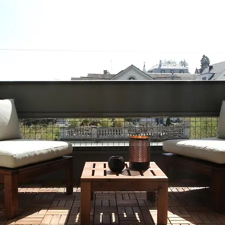 Amazing In The Centre - Art 10 Apartment